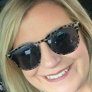 Meet your Posher, Laurie